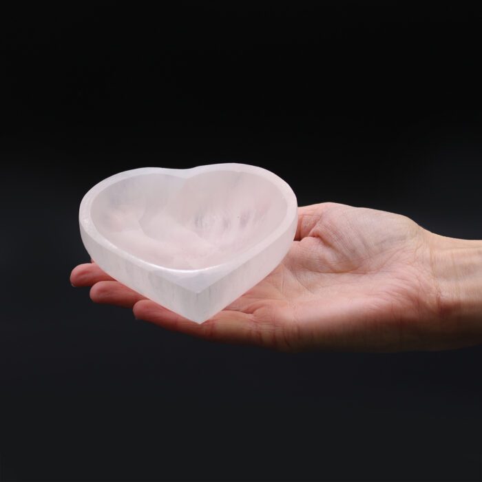 Selenite Heart Bowl - 10cm / Selenite Heart Bowl 10cm 3